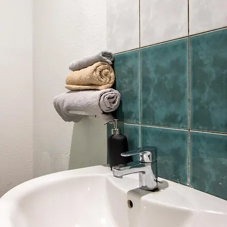 Apartamento Spacieux Studio, Maison De Maître, Parking Privé Sur Place, Centre